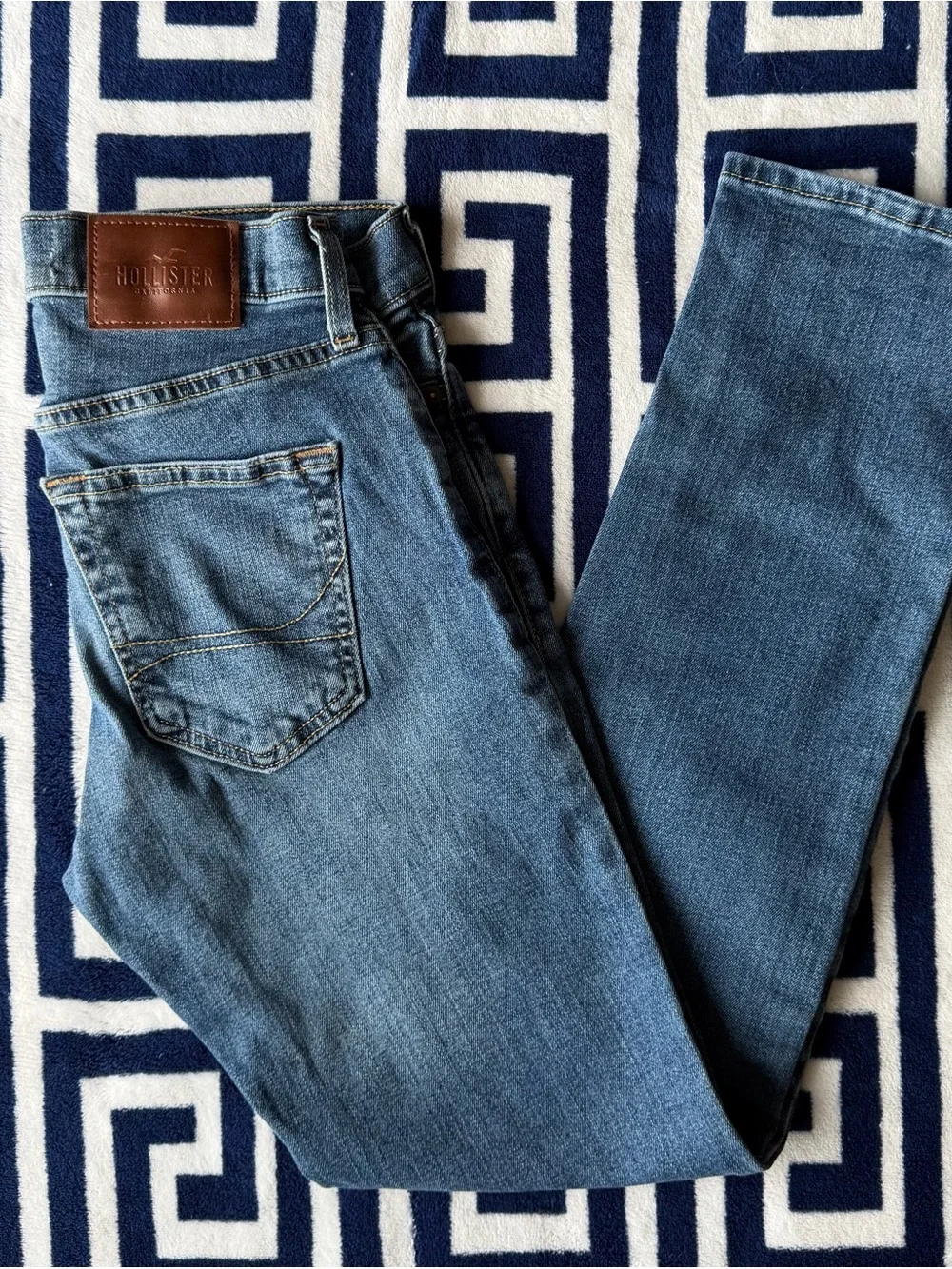 Hollister Men's Slim Straight Blue Denim Jeans